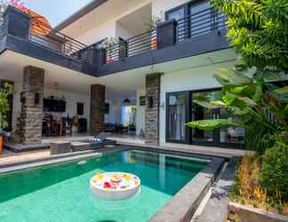 Kolam Renang 2 Private 3BDR Villa with Sunrooftop SEMINYAK