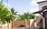 Exterior 4 Risqia Homestay Syariah by Cocotel