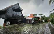 Exterior 5 Sobo Joglo Jawi Guesthouse by Cocotel