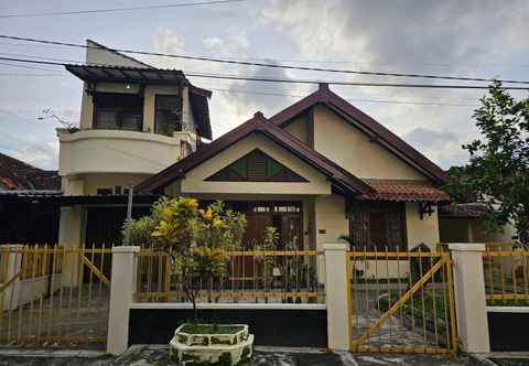 Bangunan Balapan House