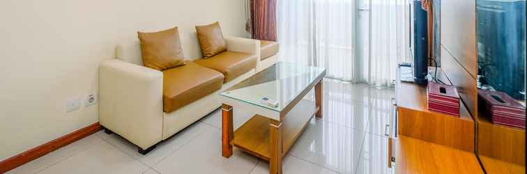 Lobi Elegant and Homey 3BR Apartment at Marbella Kemang Residence By Travelio