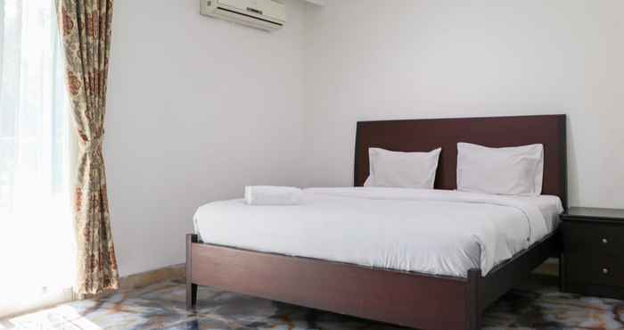 Bangunan Spacious Combined 3BR Apartment with Maid Room Nuansa Hijau Pondok Indah By Travelio