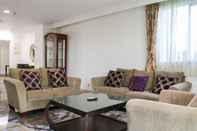 Lobi Spacious Combined 3BR Apartment with Maid Room Nuansa Hijau Pondok Indah By Travelio
