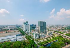 Bên ngoài 7 Warm and Comfortable 2BR at Tifolia Apartment By Travelio