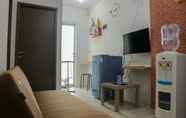 อื่นๆ 5 Nice and Homey 2BR at Northland Ancol Apartment By Travelio