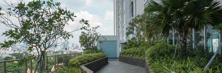 Lobi Elegant and Modern 2BR at Menteng Park Apartment By Travelio