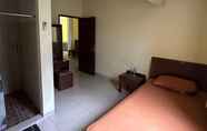 ห้องน้ำภายในห้อง 3 Manadia Guesthouse Manado