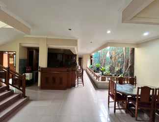 Lobby 2 Wisma Atma Bhakti RedPartner near Solo Square