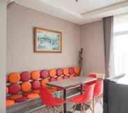 Lobi 3 Comfortable and Fancy 1BR at Ciputra International Apartment By Travelio