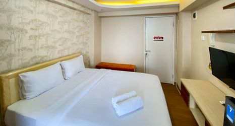 Others 2 Comfy and Good Deal Studio at Bassura City Apartment By Travelio