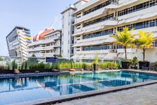 Swimming Pool Cozy and Clean Studio The Square Apartment By Travelio