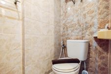 Bilik Mandi dalam Bilik Best Deal and Warm Studio Apartment Galeri Ciumbuleuit 1 By Travelio