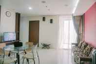 Lobby Homey and Spacious 2BR Mangga Dua Apartment By Travelio