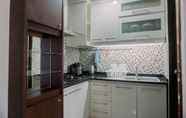 Common Space 4 Homey and Spacious 2BR Mangga Dua Apartment By Travelio