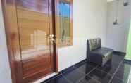 Lobby 5 Vins Homestay Kroya Mitra RedDoorz