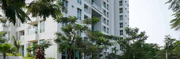 Lobi Restful and Best Choice 1BR CitraLake Suites Apartment By Travelio