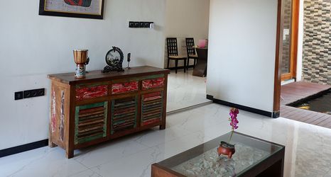 Lobby 2 Bromo Venture