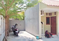 Exterior 5 Wisma Mutiara near Alun Alun Demak Mitra RedDoorz