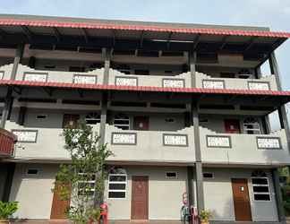 Luar Bangunan 2 Rhu Dormitory