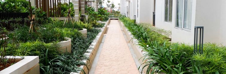 로비 Nice and Great Deal 2BR Bassura City Apartment near Mall By Travelio