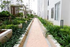 로비 Nice and Great Deal 2BR Bassura City Apartment near Mall By Travelio