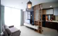 ล็อบบี้ 3 Comfy and Clean 2BR at Taman Melati Surabaya Apartment By Travelio