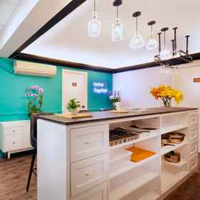 Common Space 1 Pillows Co-Living, Hotel HSBC - Hung Hom Branch & Premier Centre