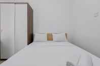 Kamar Tidur Stay Cozy Studio at Serpong Garden Apartment By Travelio