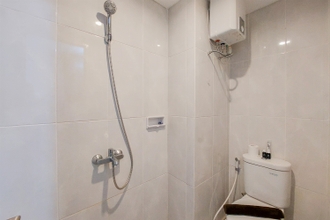 In-room Bathroom 4 Stay Cozy Studio at Serpong Garden Apartment By Travelio