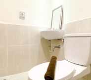 Toilet Kamar 4 Cozy and Well Designed 2BR at Meikarta Apartment By Travelio