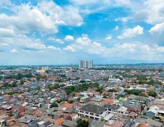 Luar Bangunan 2 Warm and Homey Studio Transpark Juanda Bekasi Timur Apartment By Travelio