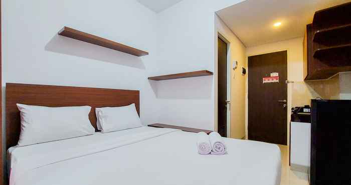 Kamar Tidur Simply and Homey Studio Room at Serpong Garden Apartment By Travelio