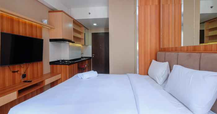 Bedroom Fancy and Nice Studio at Transpark Cibubur Apartment By Travelio