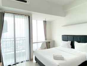 Kamar Tidur 4 Comfy and Modern Look Studio at Pollux Chadstone Apartment By Travelio