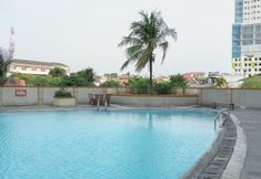 泳池 5 Cozy and Good Location Studio Margonda Residence 2 Apartment By Travelio