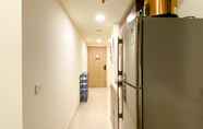 Lainnya 3 Modern Look 2BR at Apartment Meikarta By Travelio
