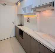 Others 4 Homey and Warm Studio Apartment Tamansari Skylounge Makassar By Travelio