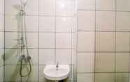 Toilet Kamar 4 Nice Studio (No Kitchen) at Apartment Bandaraya - Tallasa City Makassar By Travelio