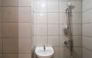In-room Bathroom 4 Good Choice Studio (No Kitchen) at Bandaraya - Tallasa City Makassar Apartment By Travelio