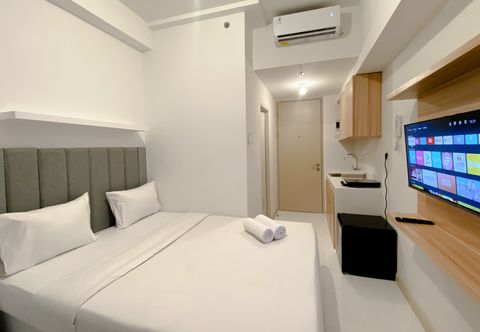 Bedroom Good Deal and Restful Studio at Tokyo Riverside PIK 2 Apartment By Travelio