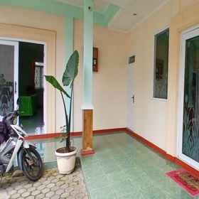 Lobby 1 Rehat at Linggarjati - Kuningan, Josaphat Sudarso Catholic Private Mid-School, Cigugur Hotels