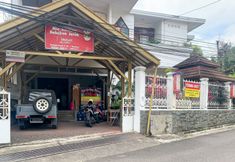 Exterior 3 Cozy Homestay Syariah Mitra RedDoorz Bandung