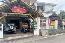 Exterior Cozy Homestay Syariah Mitra RedDoorz Bandung