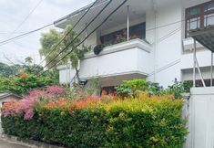 ภายนอกอาคาร 5 Cozy Homestay Mitra RedDoorz Bandung