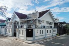 Exterior Samawa Family House