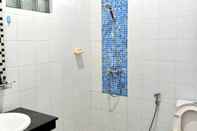 In-room Bathroom Vila Bukit Tulip
