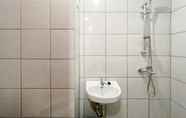 In-room Bathroom 4 Restful 1BR (No Kitchen) Apartment Bandaraya - Tallasa City Makassar By Travelio