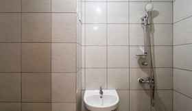 In-room Bathroom 3 Simply Designed Studio (No Kitchen) Apartment at Bandaraya - Tallasa City Makassar By Travelio