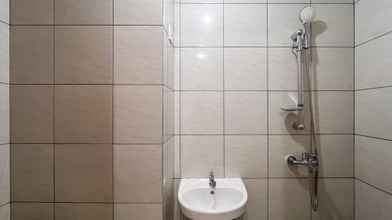 Toilet Kamar 4 Serene Studio (No Kitchen) Bandaraya - Tallasa City Makassar Apartment By Travelio