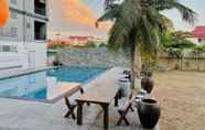 Kolam Renang 6 Apartment X5